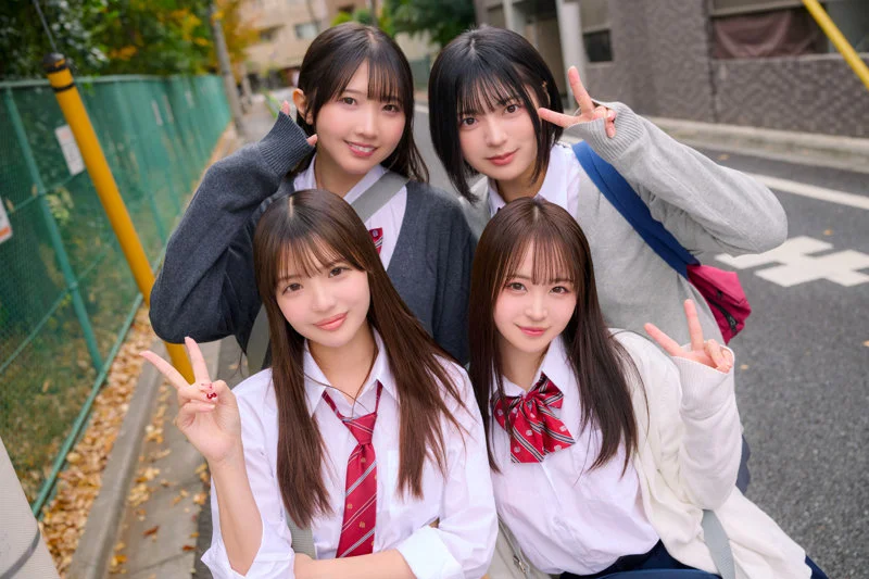 【deaa030】仲良し4人組美少女の童貞を奪うハーレム中出しSEX